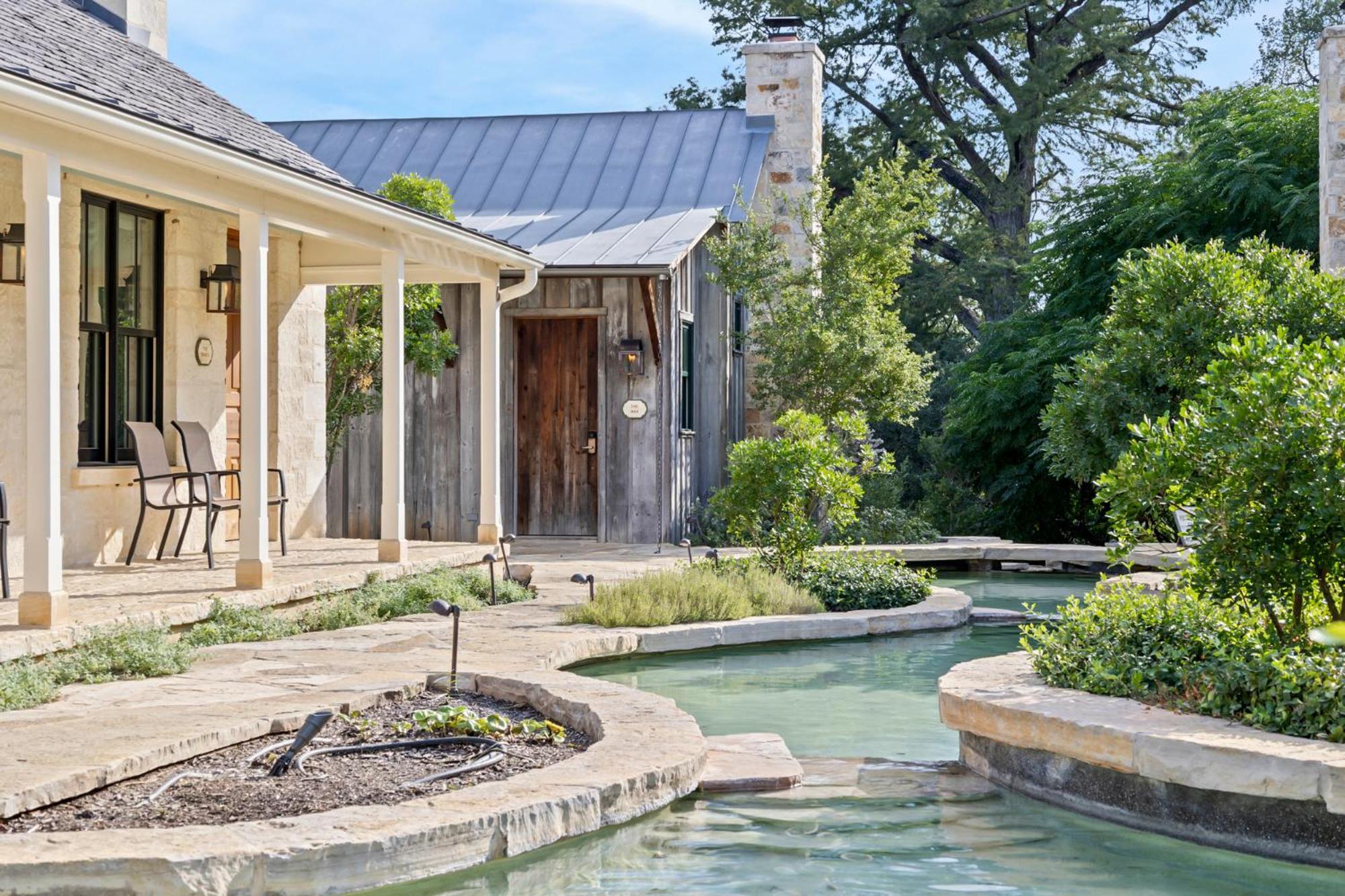 Blacksmith Quarters Fredericksburg Bagian luar foto