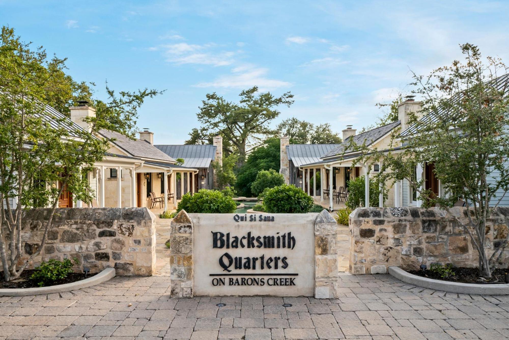 Blacksmith Quarters Fredericksburg Bagian luar foto
