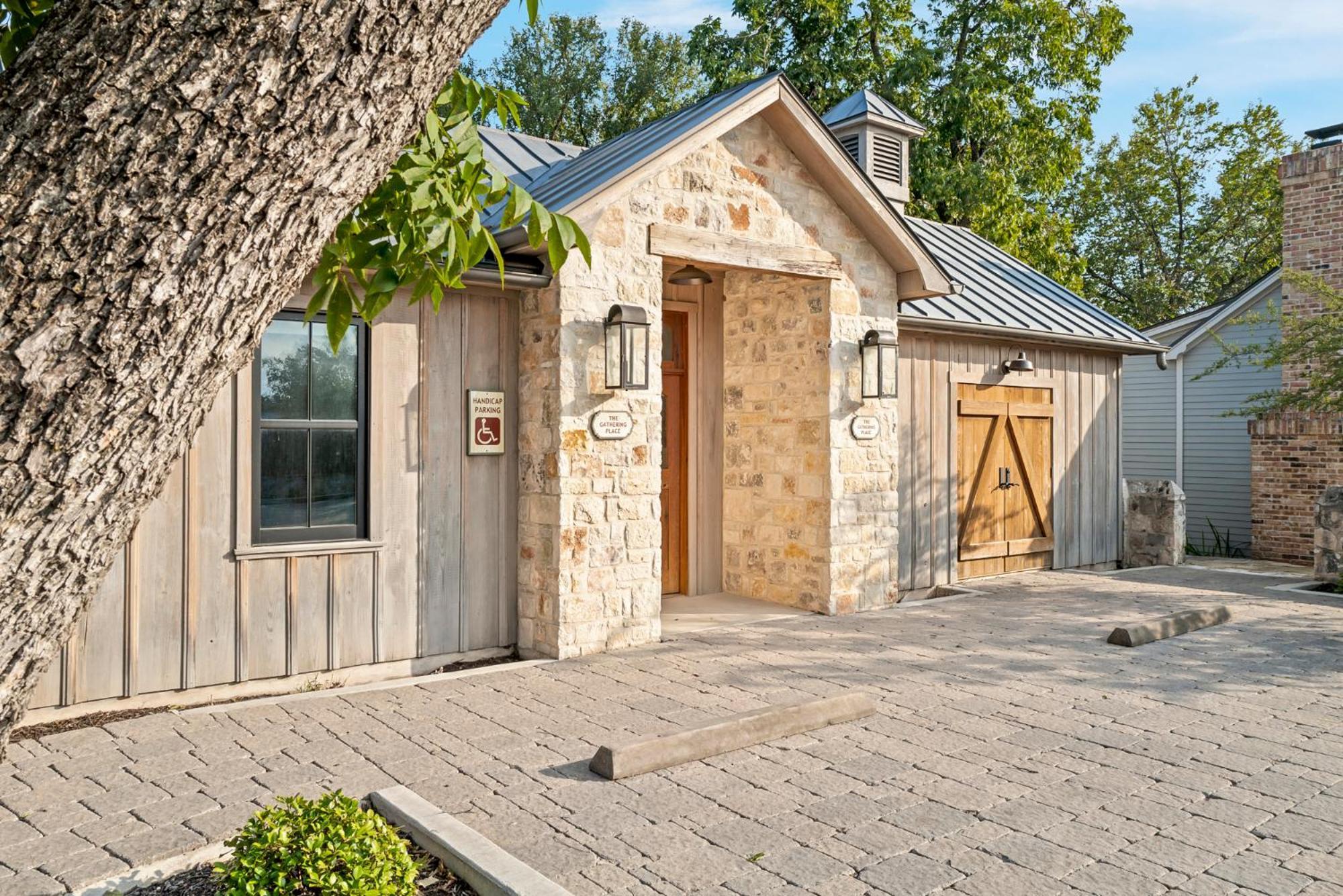 Blacksmith Quarters Fredericksburg Bagian luar foto