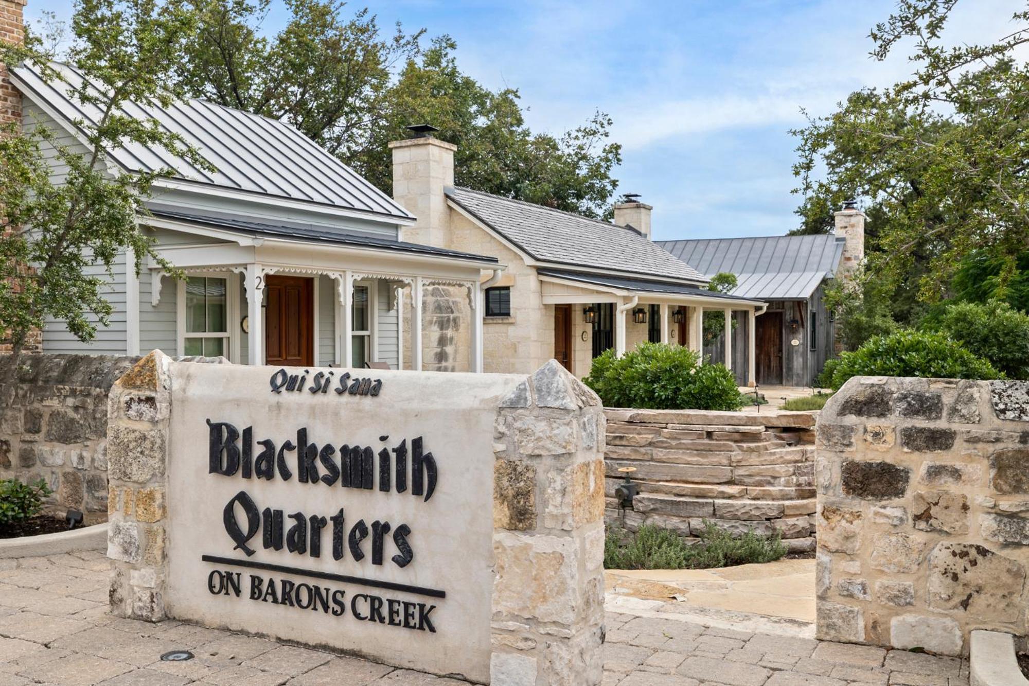 Blacksmith Quarters Fredericksburg Bagian luar foto