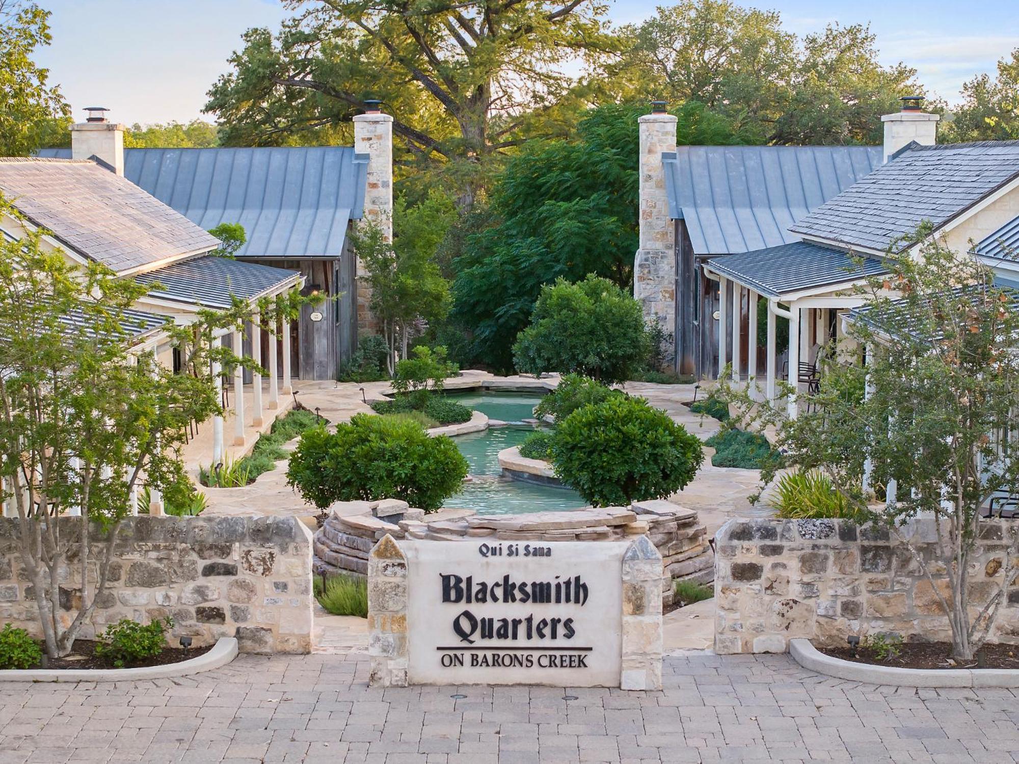 Blacksmith Quarters Fredericksburg Bagian luar foto